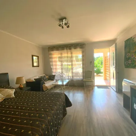 L'oliveraie 住宿加早餐酒店 *